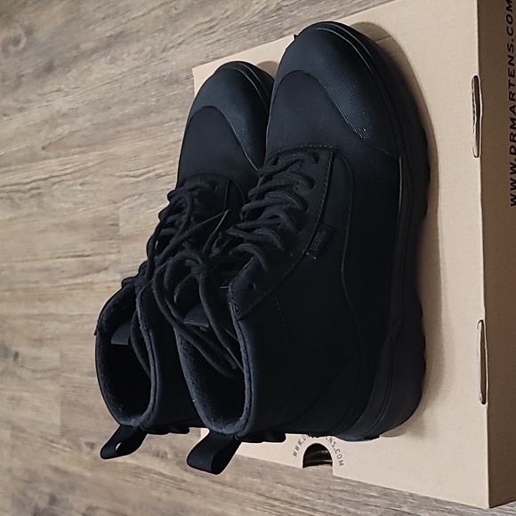 Vans MTE Black High Top Shoes - Picture 1 of 5